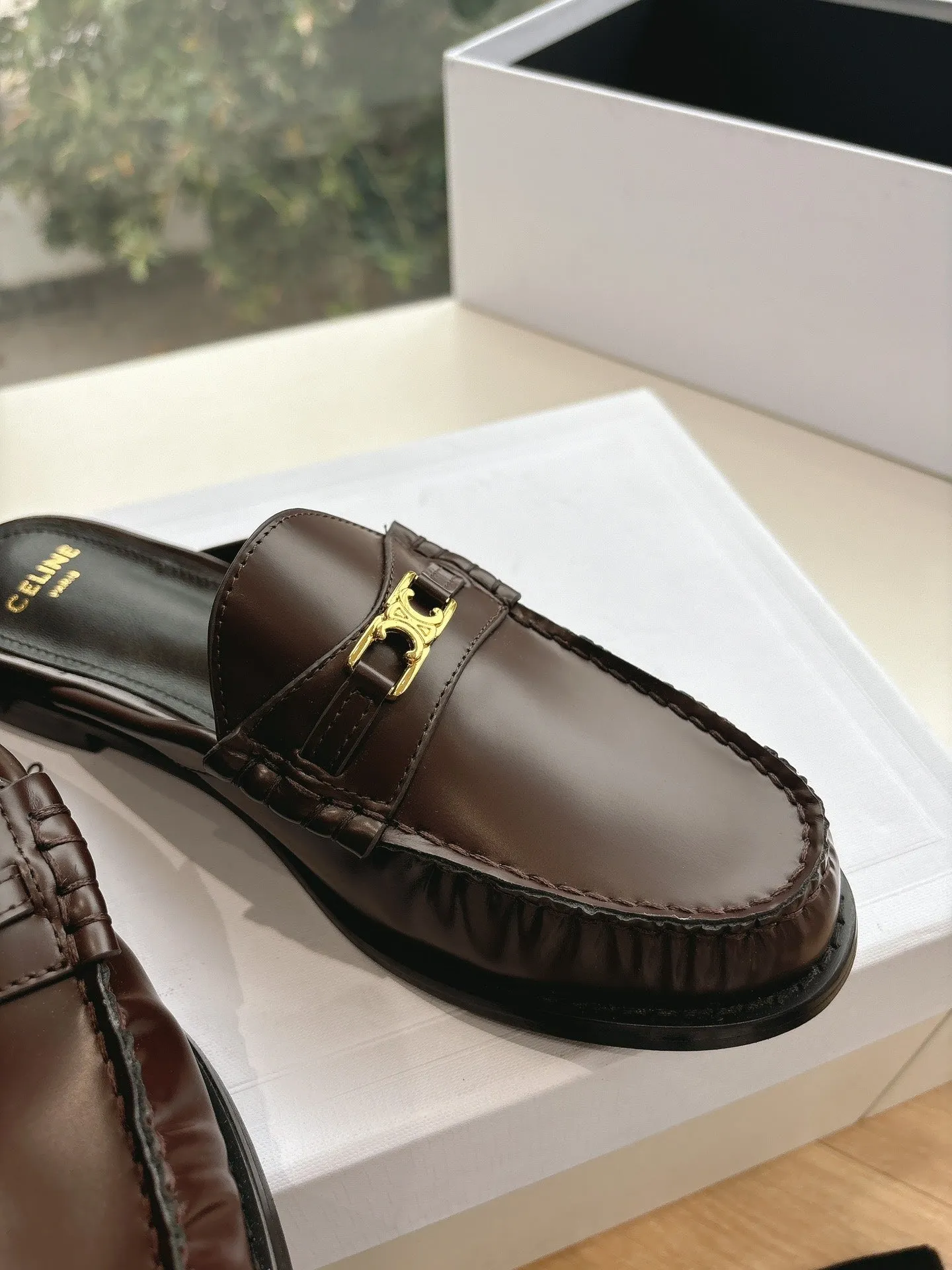 CELINE  Slippers Brown Leather 285953
