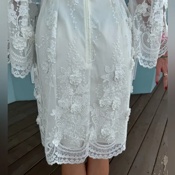 Elegant Monique Lhuillier White Lace Dress 4P