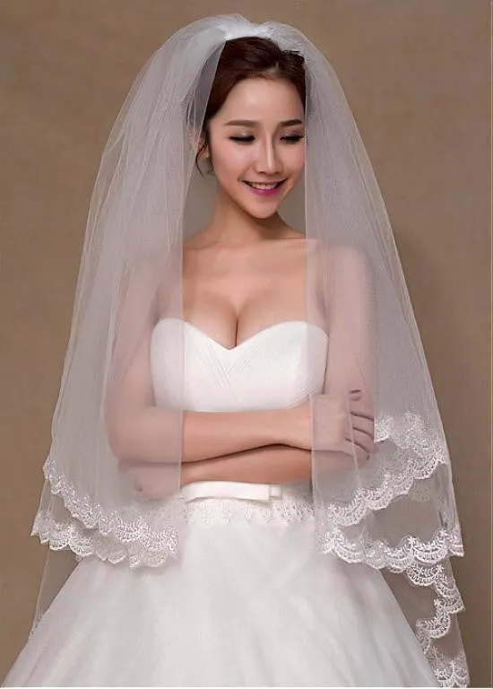 Elegant Tulle Wedding Veil With Lace & Comb