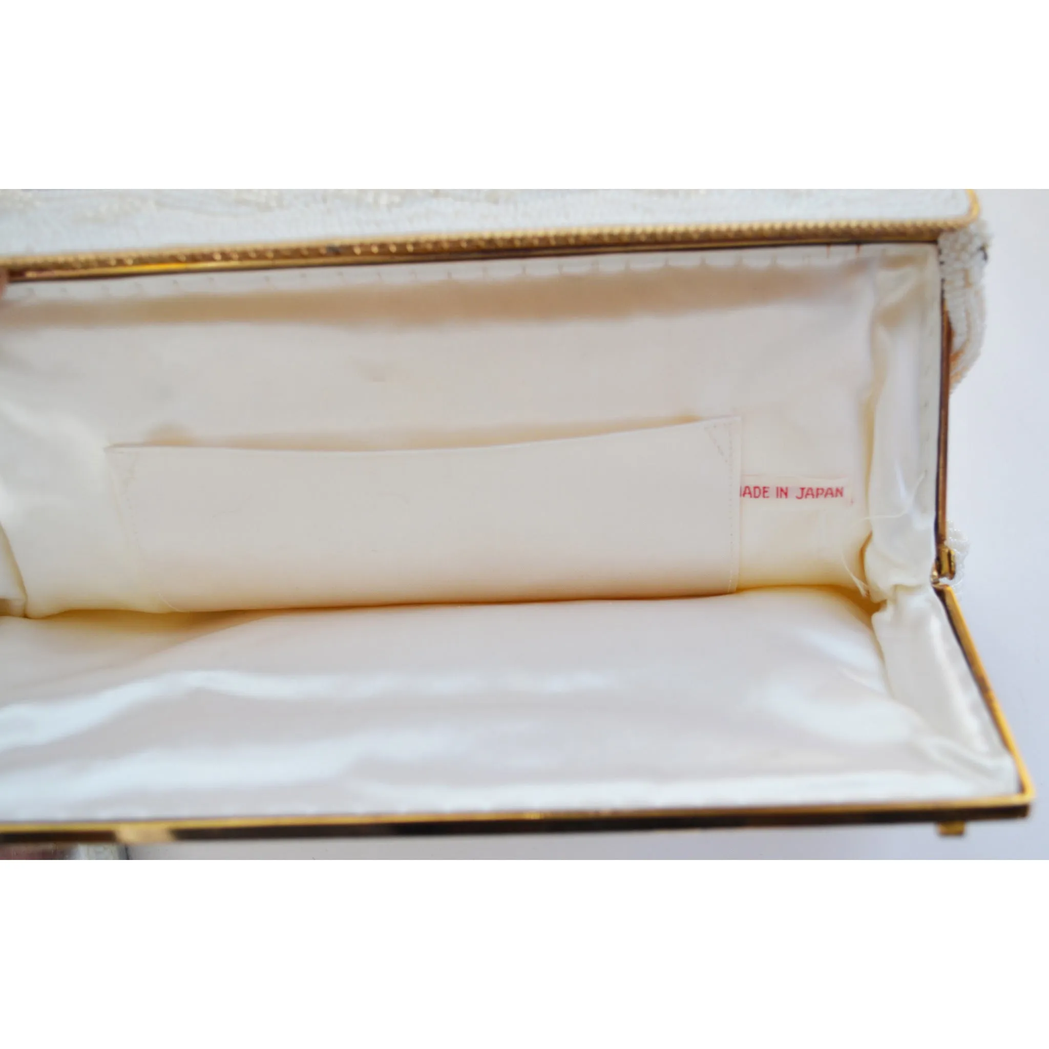 Elegant White Beaded Purse