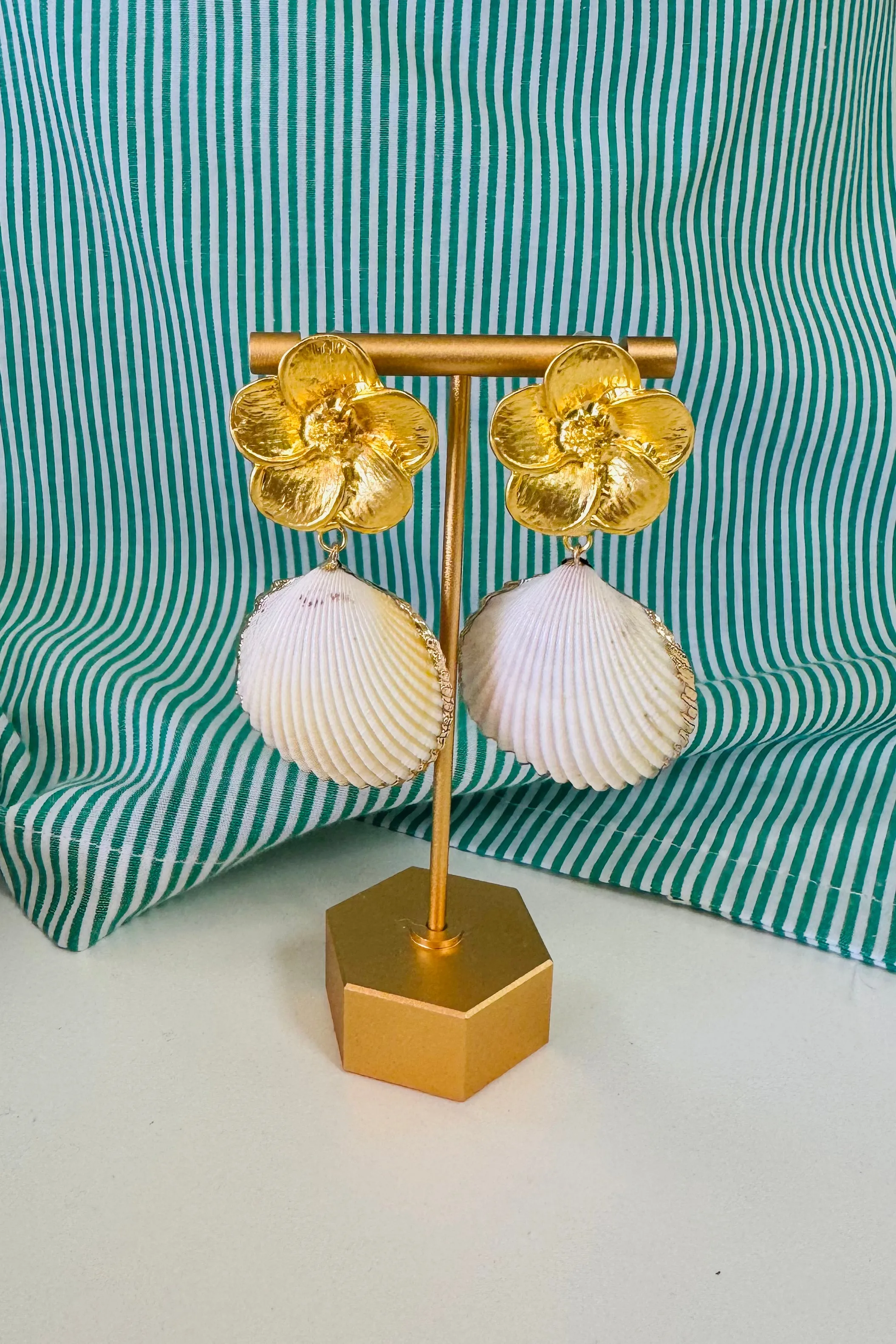 Il Mare Shell Earrings