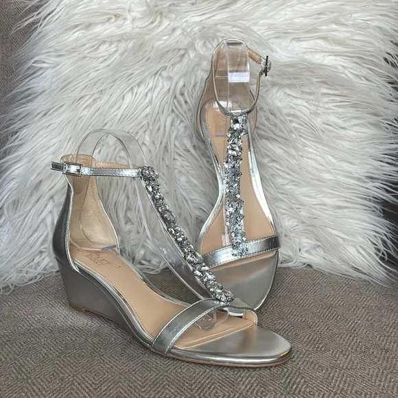 Jewel Badgley Mischka “DARRELL” Wedges