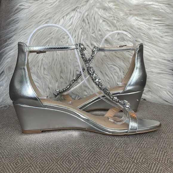 Jewel Badgley Mischka “DARRELL” Wedges