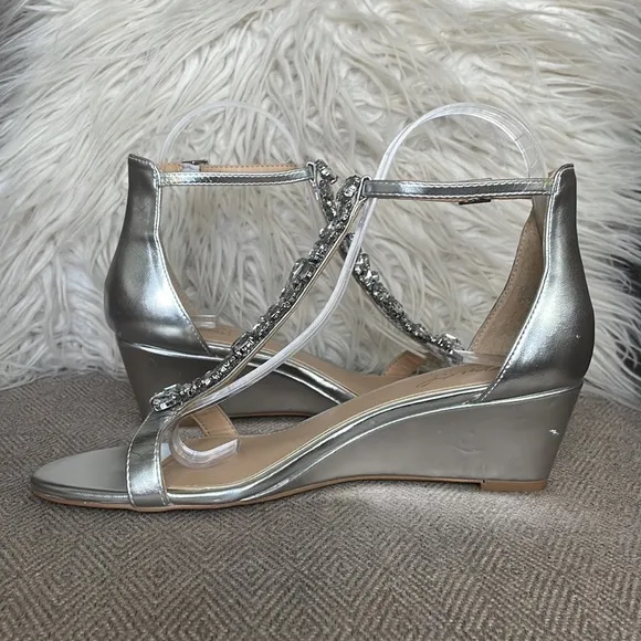 Jewel Badgley Mischka “DARRELL” Wedges