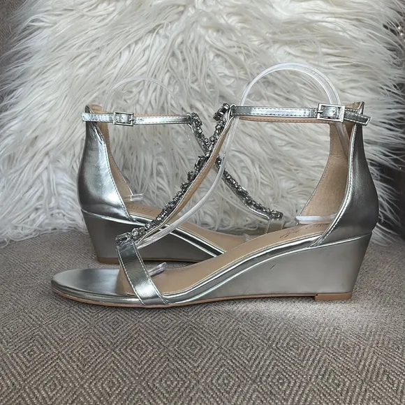 Jewel Badgley Mischka “DARRELL” Wedges