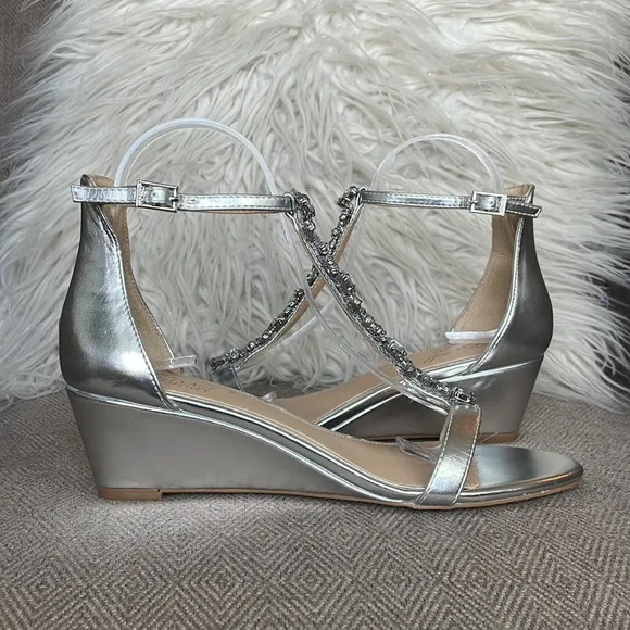 Jewel Badgley Mischka “DARRELL” Wedges
