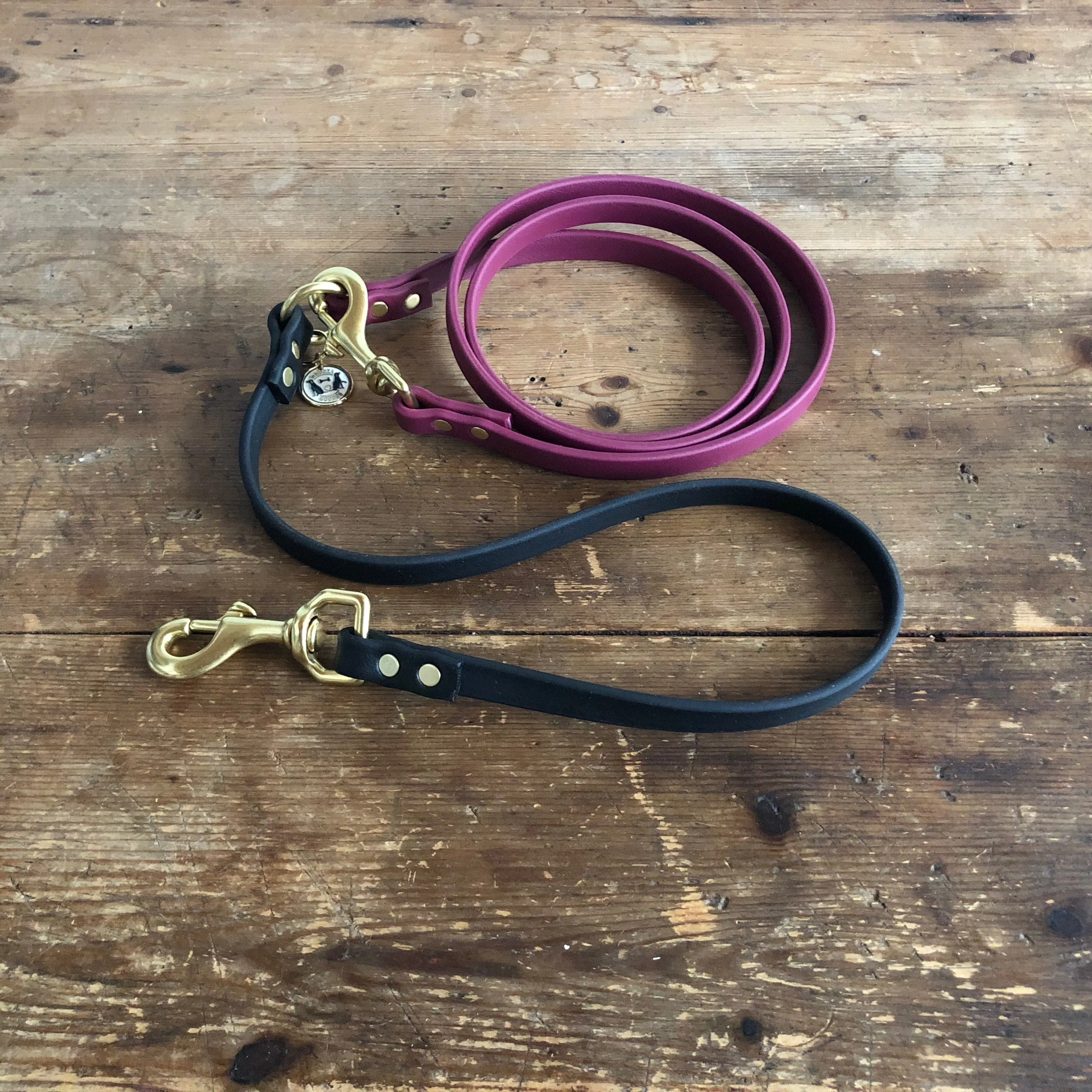 Multi-Way Waterproof Leash: Wine   Black   Brass
