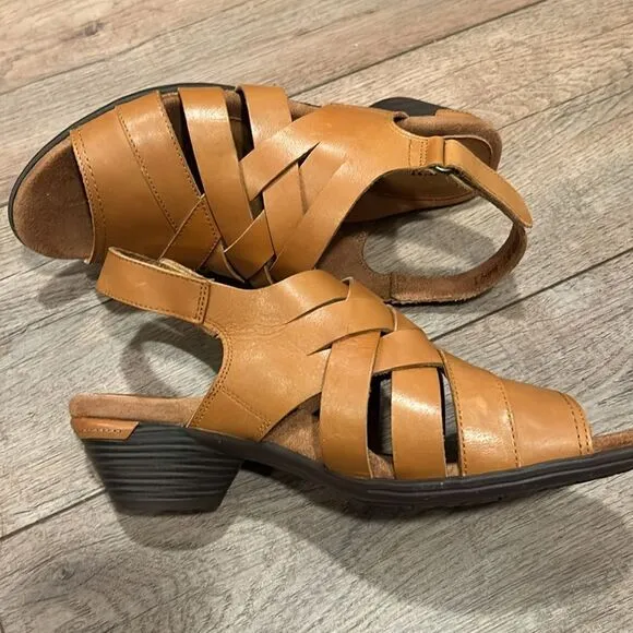 New Cobb Hill Laurel Woven Sandal, Honey Leather size 10