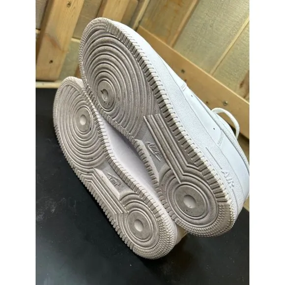 Nike Air Force 1 Low White Leather Mens Sneakers Size 9 Classic Athletic Shoes