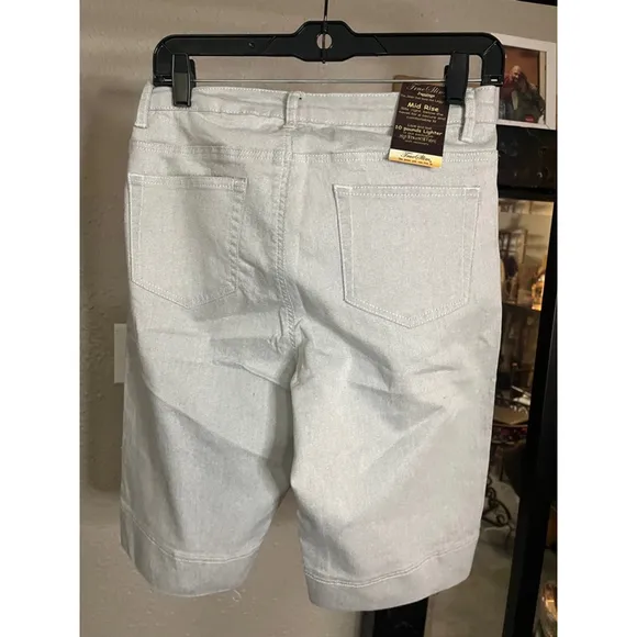 nwt size 10 womens silver jean shorts above the knee fly zipper by true slim ini