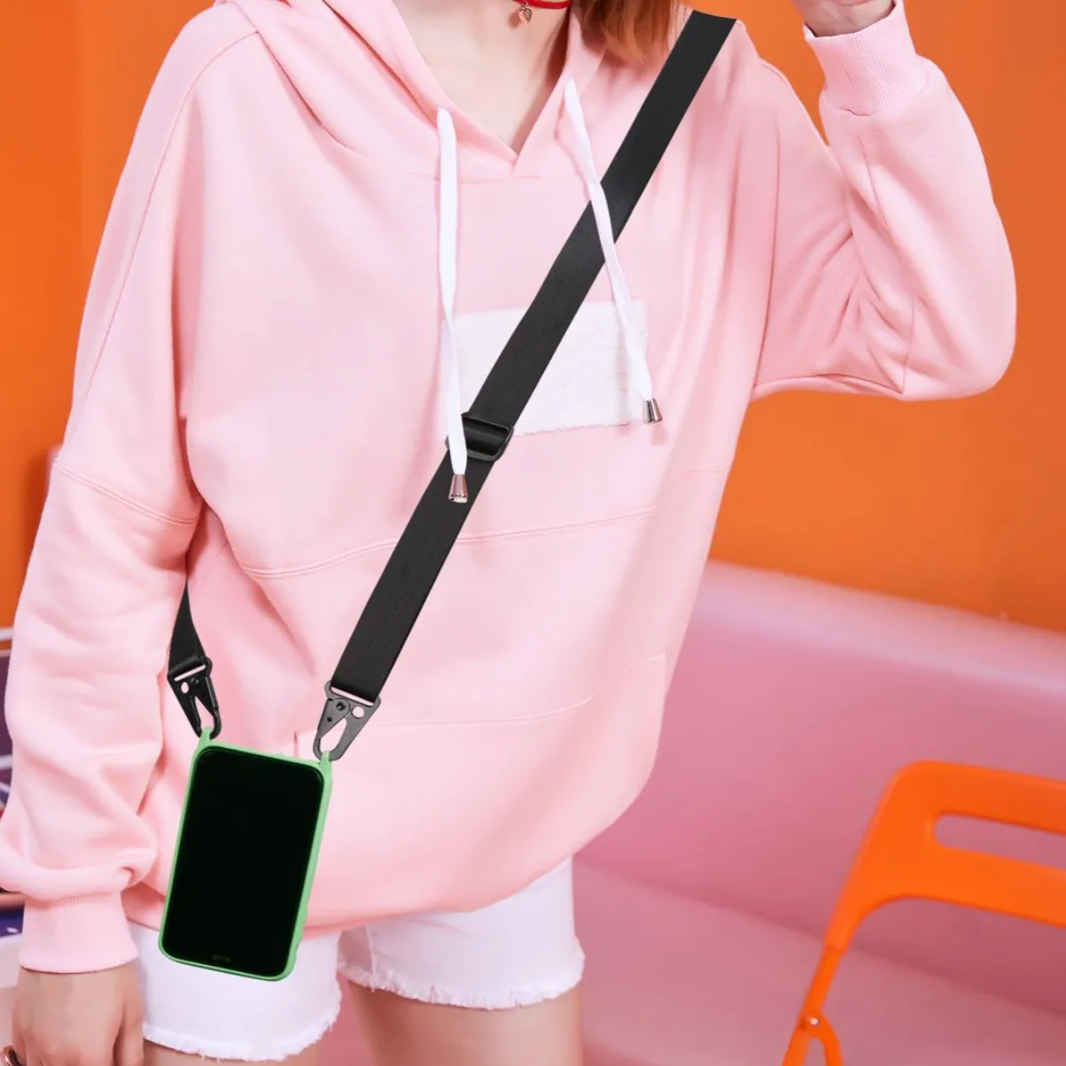 "STRAP" Coque iPhone Silicone Antichocs avec Cordon Noir - URB1™