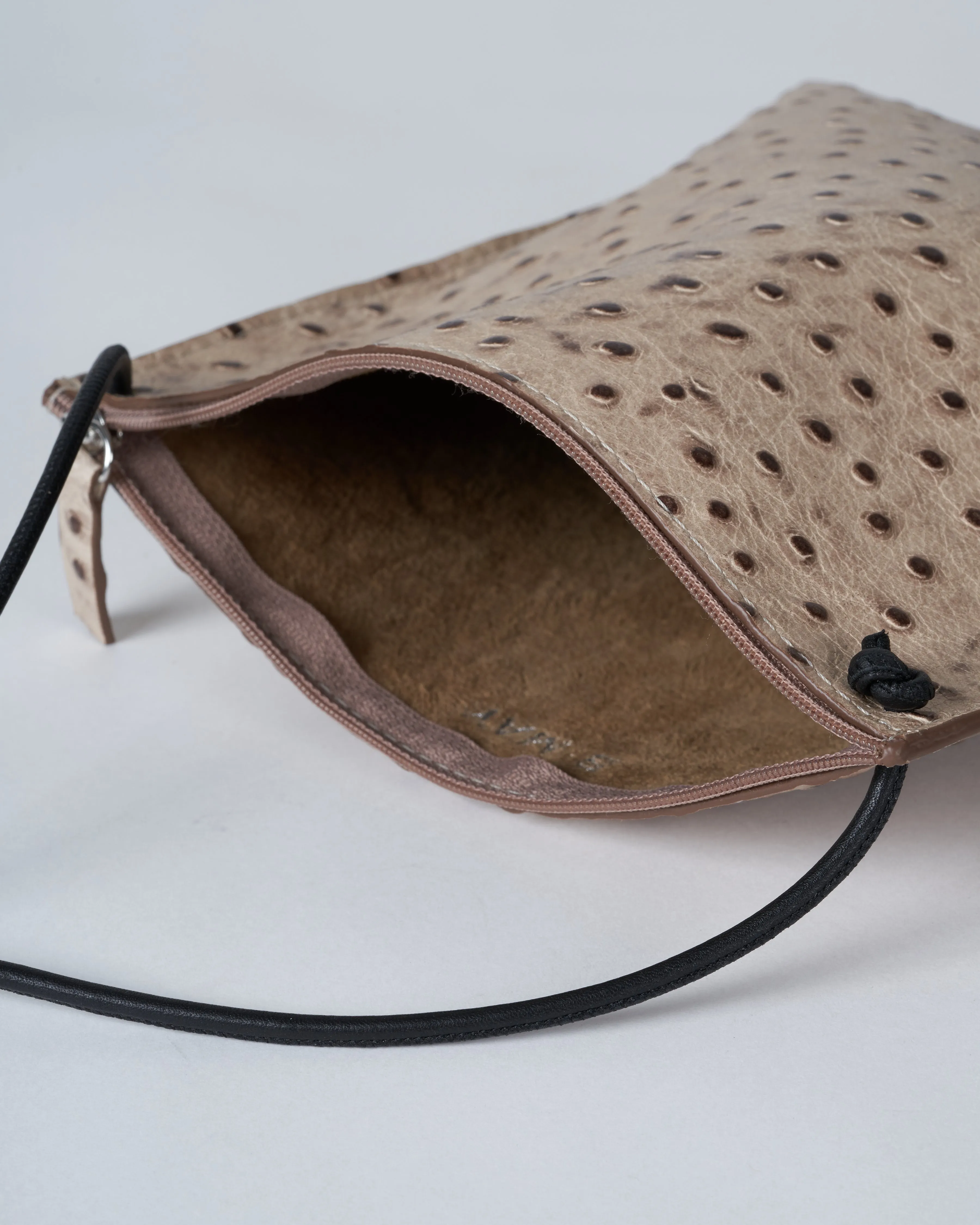 strappy pouch - sand ostrich