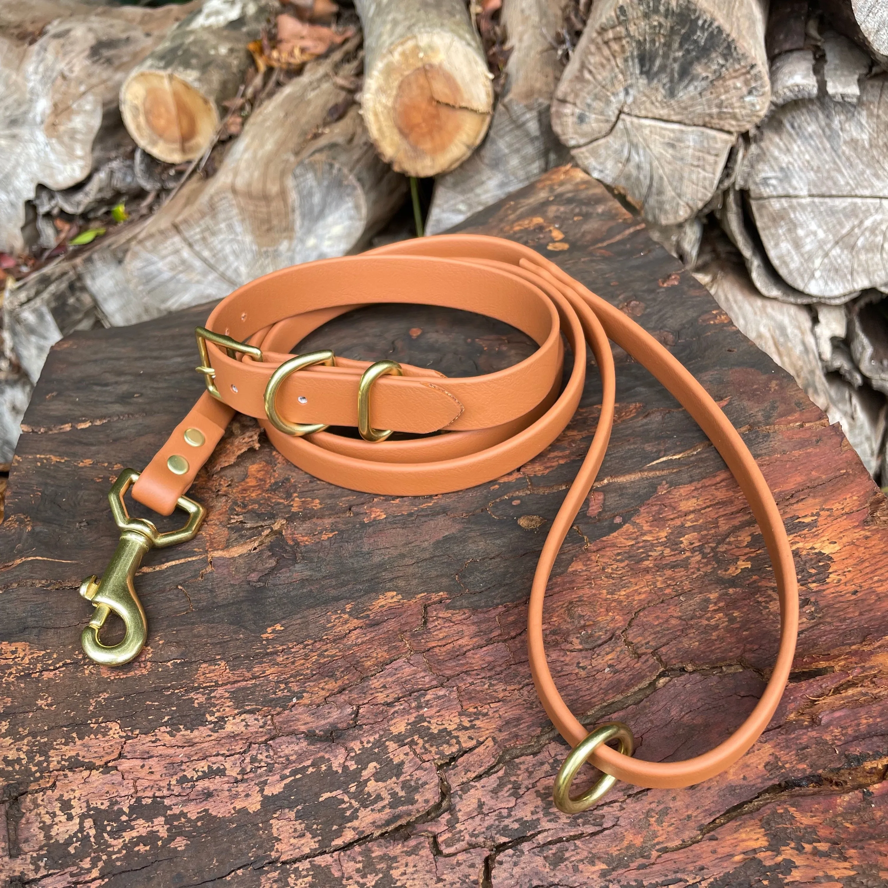 Waterproof Leash : Mocha   Brass