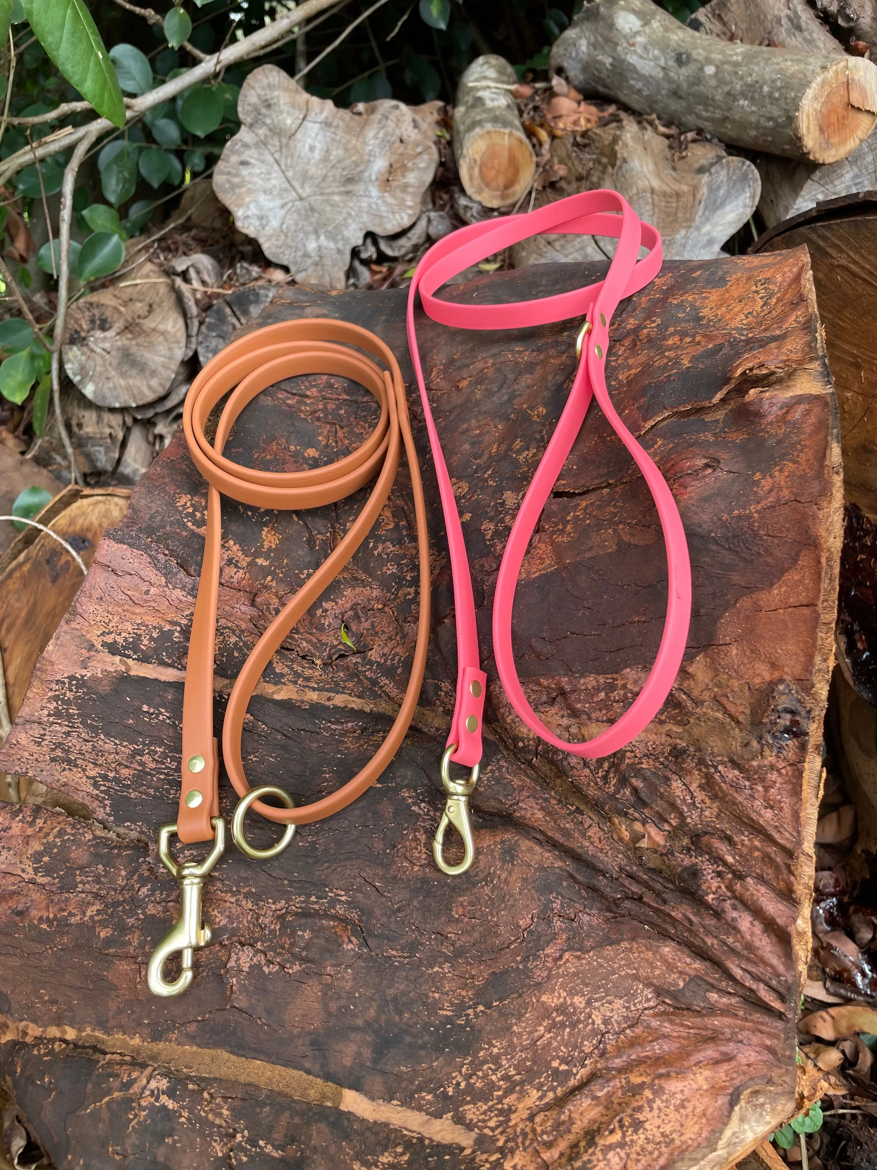 Waterproof Leash : Mocha   Brass